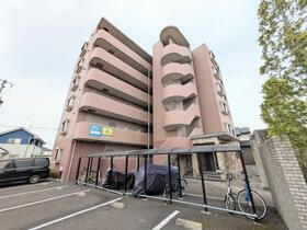 フォレスト愛子 6階建
