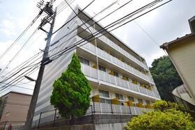 東京都多摩市桜ヶ丘４ 4階建 築21年9ヶ月