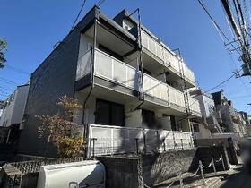 レオパレスソレイユ　Ｋ 3階建
