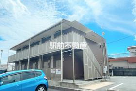 福岡県大牟田市諏訪町１ 2階建