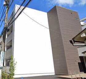 東京都新宿区西新宿８ 4階建 築2年8ヶ月