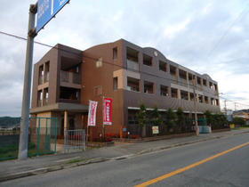 兵庫県神戸市北区道場町日下部 3階建 築21年2ヶ月
