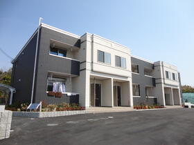 シャインヒルズ 2階建
