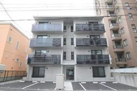 北海道札幌市中央区北三条西２４ 4階建 築3年7ヶ月