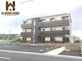 ヴィーナスコート西崎 3階建