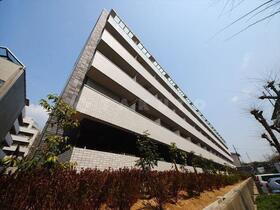 大阪府吹田市藤白台１ 賃貸マンション