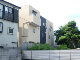 東京都荒川区東尾久６ 3階建 築8年11ヶ月