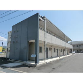 長野県伊那市上新田 2階建