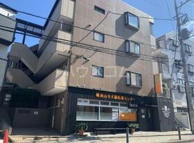 アーバンヒルズ 地上3階地下1階建