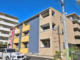ラ・フォンテ 3階建