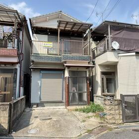 堂山車庫付き貸家 2階建