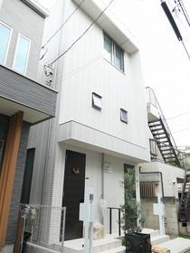 東京都目黒区洗足１ 3階建 築1年2ヶ月
