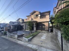 寄居町富田貸家