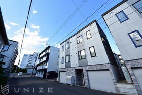 北海道札幌市豊平区平岸三条５ 3階建 築16年7ヶ月