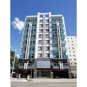 ノヴァ知事公館前