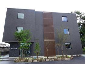 山形県山形市吉原２ 3階建 築3年7ヶ月