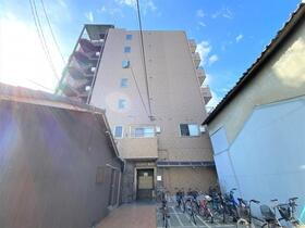 クイーンライフ勝山北 7階建