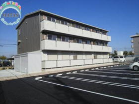 愛知県安城市新田町小山 3階建 築9年4ヶ月