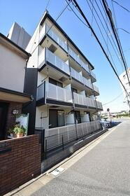 東京都練馬区春日町３ 4階建