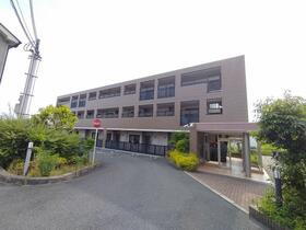 レジデンス箕面 3階建