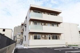 千葉県流山市木１ 3階建 