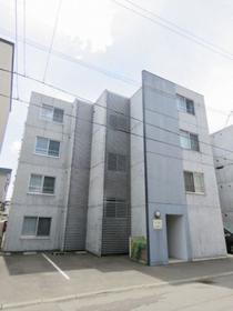 北海道札幌市北区北三十八条西３ 4階建 築18年5ヶ月