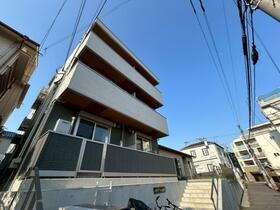 ＬＡＵＲＥＵＳ　ＫＵＧＡ