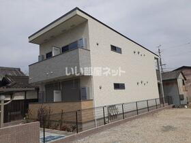 大阪府貝塚市海塚１ 2階建