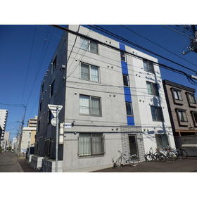 北海道札幌市中央区南十条西１３ 4階建 築8年10ヶ月