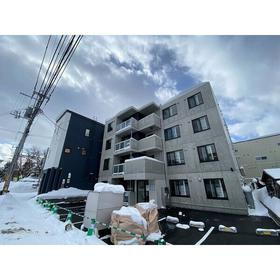 北海道札幌市豊平区平岸五条６ 4階建 築1年4ヶ月