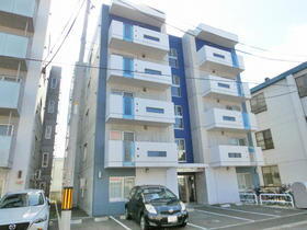 北海道札幌市中央区北一条東１２ 5階建