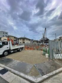 大阪府高石市羽衣１ 3階建 