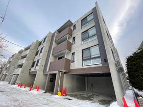 北海道札幌市中央区北七条西２７ 4階建 築1年5ヶ月