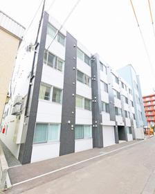 北海道札幌市中央区南二条西２２ 4階建 築4年11ヶ月