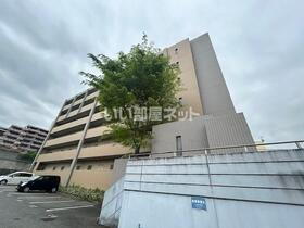 兵庫県三田市上井沢 6階建