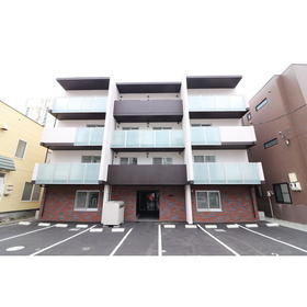 北海道札幌市中央区南四条西１６ 4階建 築4年2ヶ月