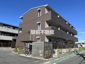 サンティエ上巻Ｂ棟 3階建