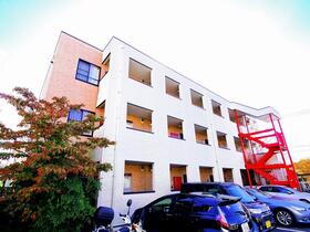 東京都練馬区大泉学園町７ 3階建