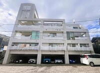 神奈川県三浦郡葉山町堀内 3階建 築35年6ヶ月