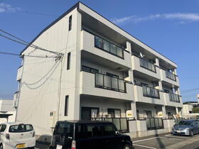 ロワイヤル北条東 3階建