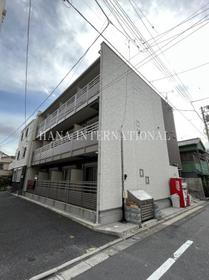 東京都足立区千住河原町 3階建