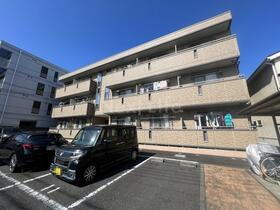ユーエスイー 3階建