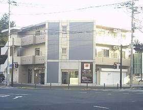 神奈川県横浜市泉区和泉中央南５ 3階建 築16年4ヶ月