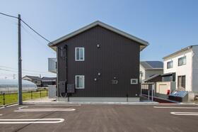 富山県高岡市上北島 2階建