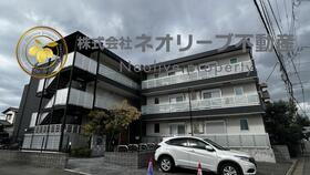 福岡県福岡市博多区諸岡３ 3階建