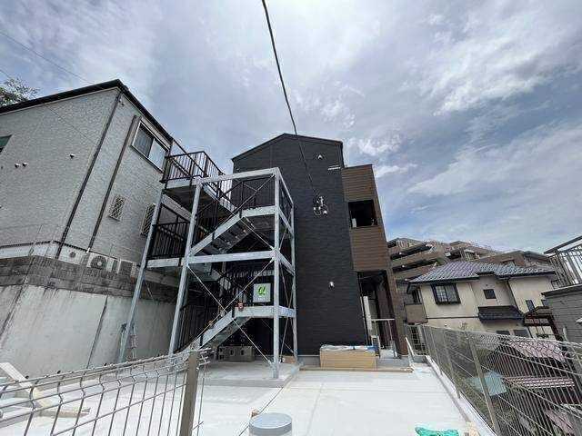 α（アルファ）ｐａｒｋｓ　ｅａｓｔ