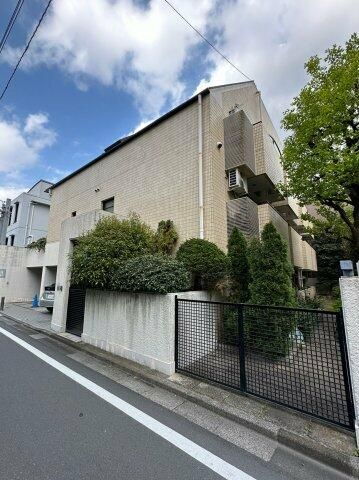 東京都新宿区左門町 四谷三丁目駅 2LDK 賃貸(賃貸マンション・アパート)