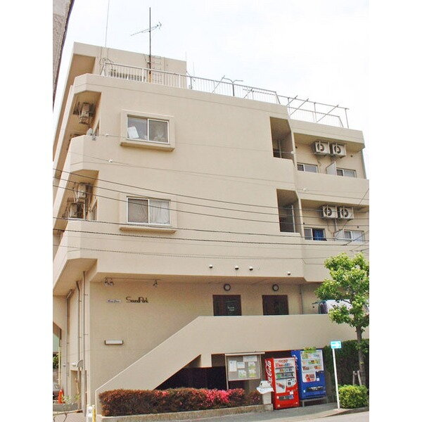 福井ビル ５階建てです