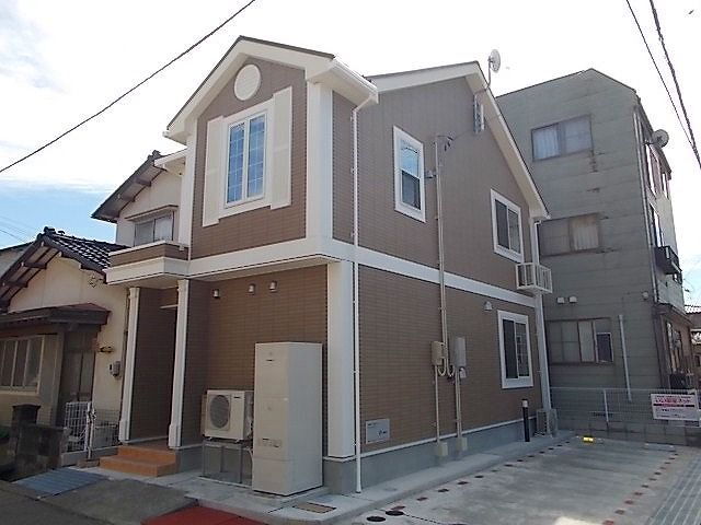 畝田東２丁目貸家