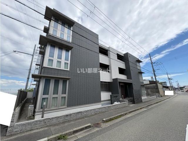 シャルムソレイユＩＩ番館